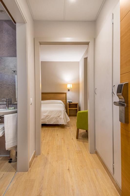 Hotel Jaume D'Urgell Balaguer Bagian luar foto