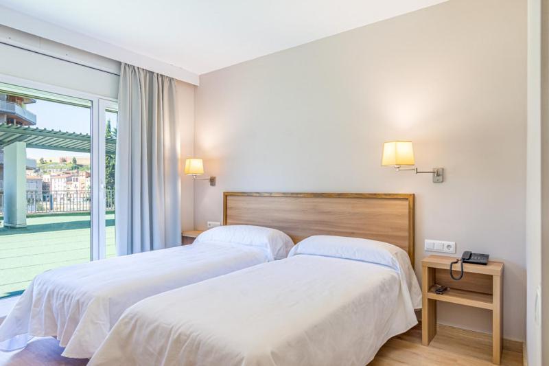 Hotel Jaume D'Urgell Balaguer Bagian luar foto